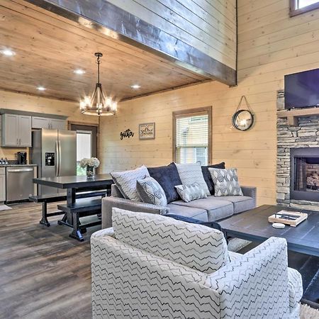 Smoky Cove Retreat With Private Hot Tub And Deck! Βίλα Sevierville Εξωτερικό φωτογραφία