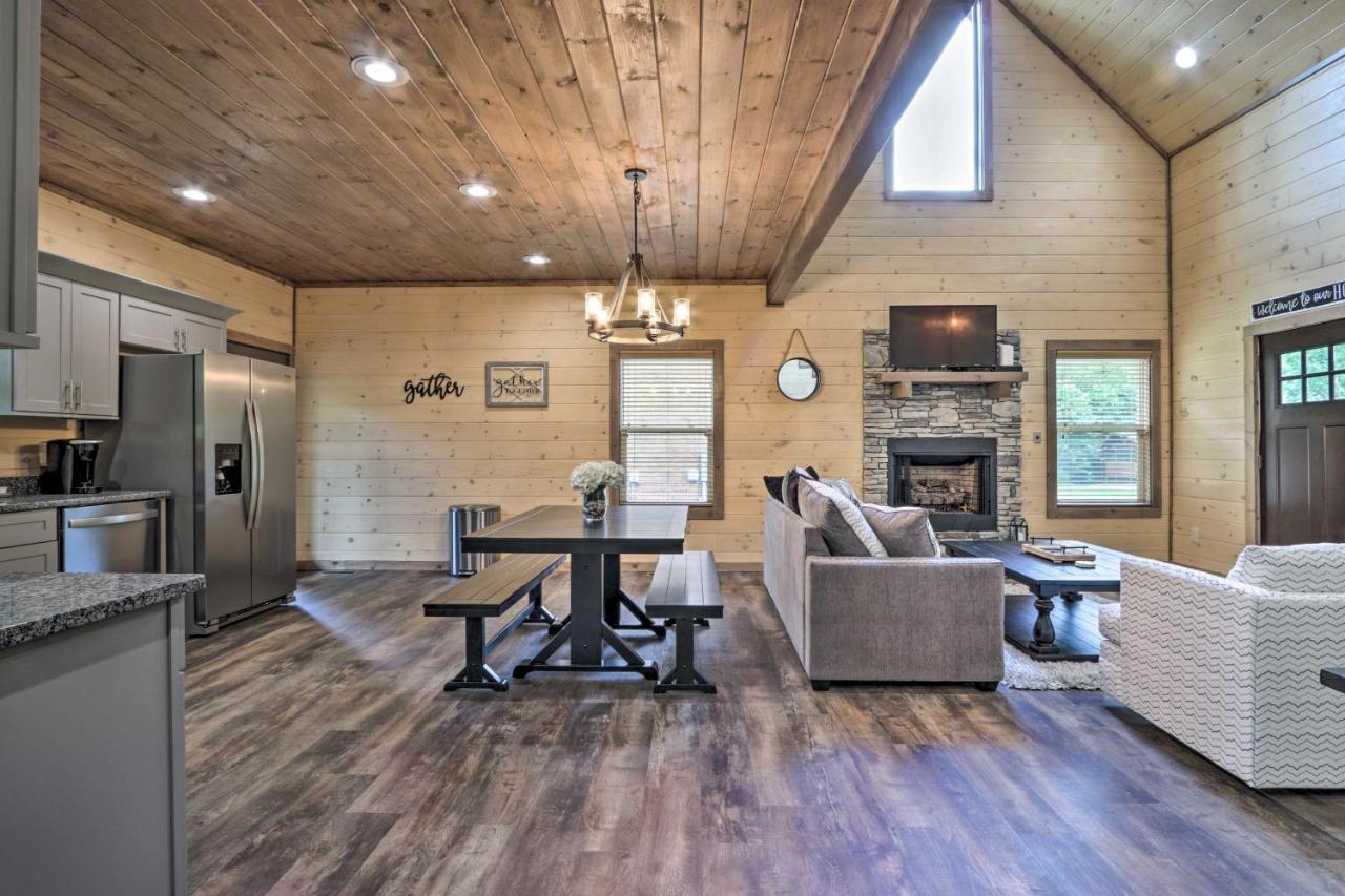 Smoky Cove Retreat With Private Hot Tub And Deck! Βίλα Sevierville Εξωτερικό φωτογραφία