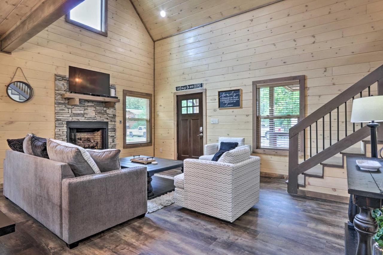 Smoky Cove Retreat With Private Hot Tub And Deck! Βίλα Sevierville Εξωτερικό φωτογραφία