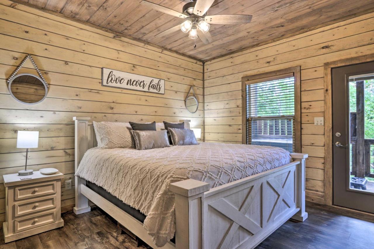 Smoky Cove Retreat With Private Hot Tub And Deck! Βίλα Sevierville Εξωτερικό φωτογραφία