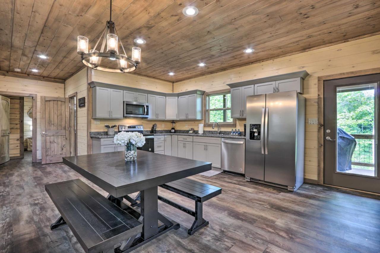 Smoky Cove Retreat With Private Hot Tub And Deck! Βίλα Sevierville Εξωτερικό φωτογραφία