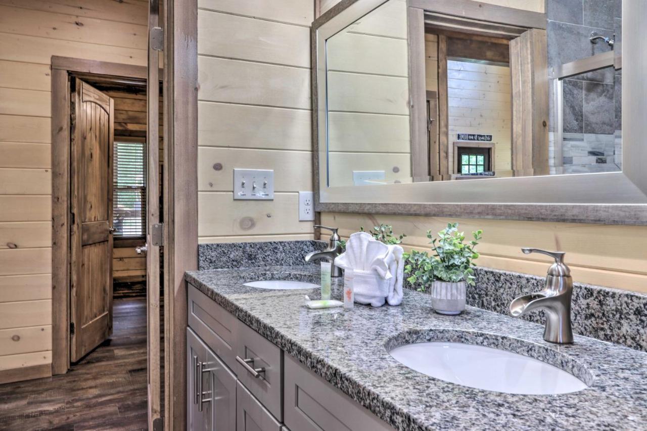 Smoky Cove Retreat With Private Hot Tub And Deck! Βίλα Sevierville Εξωτερικό φωτογραφία