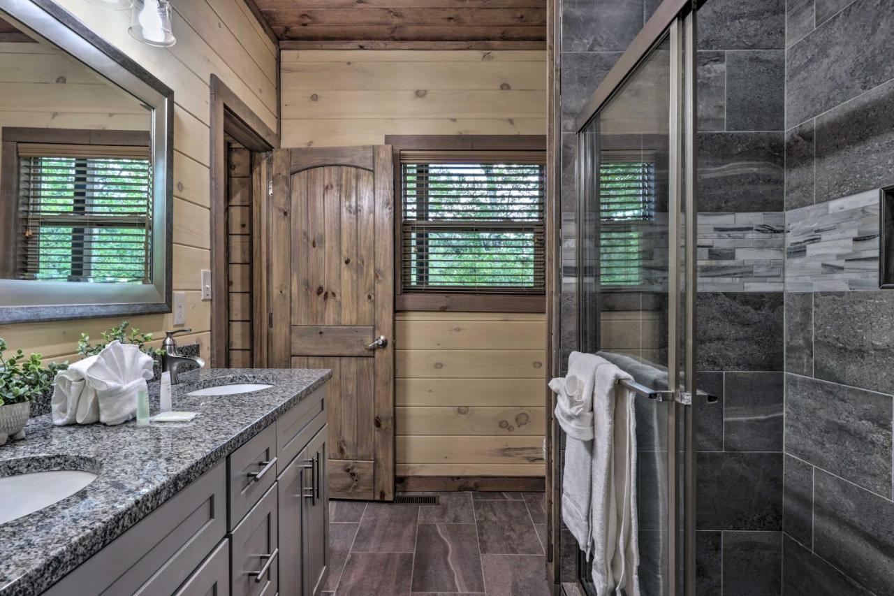 Smoky Cove Retreat With Private Hot Tub And Deck! Βίλα Sevierville Εξωτερικό φωτογραφία