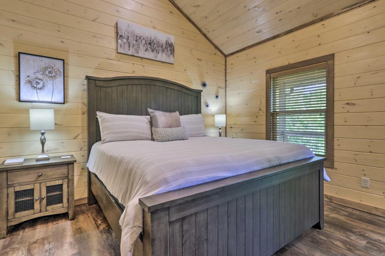 Smoky Cove Retreat With Private Hot Tub And Deck! Βίλα Sevierville Εξωτερικό φωτογραφία
