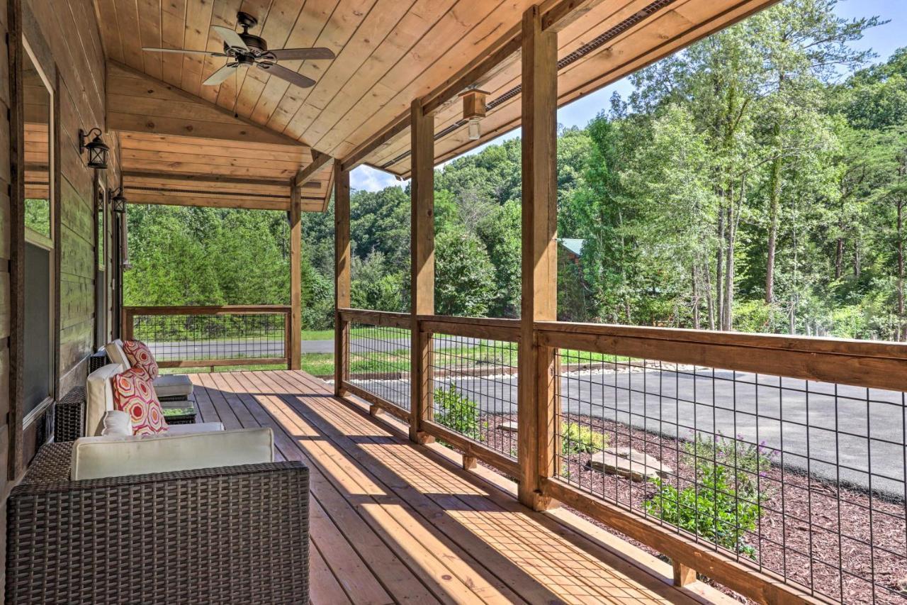 Smoky Cove Retreat With Private Hot Tub And Deck! Βίλα Sevierville Εξωτερικό φωτογραφία